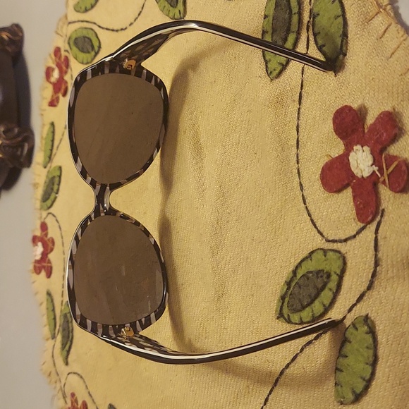 Tory Burch Sunglasses - Picture 4 of 12